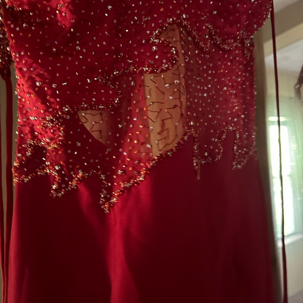 Red - Picture 2 of 4